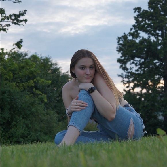 Meet your Posher, Katelyn - Picture 1 of 1